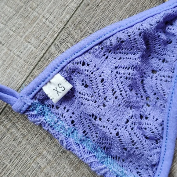 Diamond Lace Wicked Weasel rare-vintage thong bikini. Top: XS, Bottoms: large - Picture 4 of 9